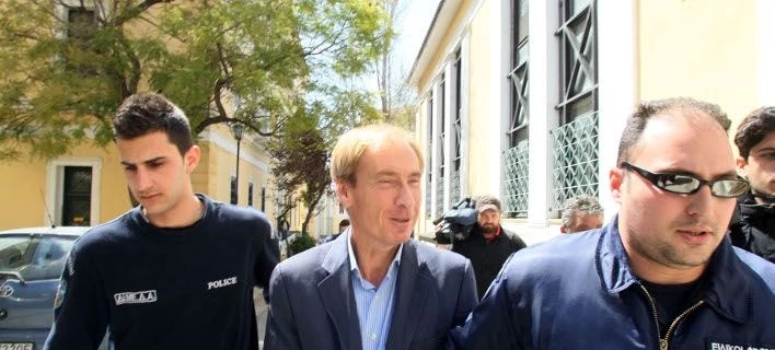 Μέσα σε 6 λεπτά έσπασε το βραχιολάκι ο Οσβαλντ και απέδρασε -Τι πήρε μαζί του